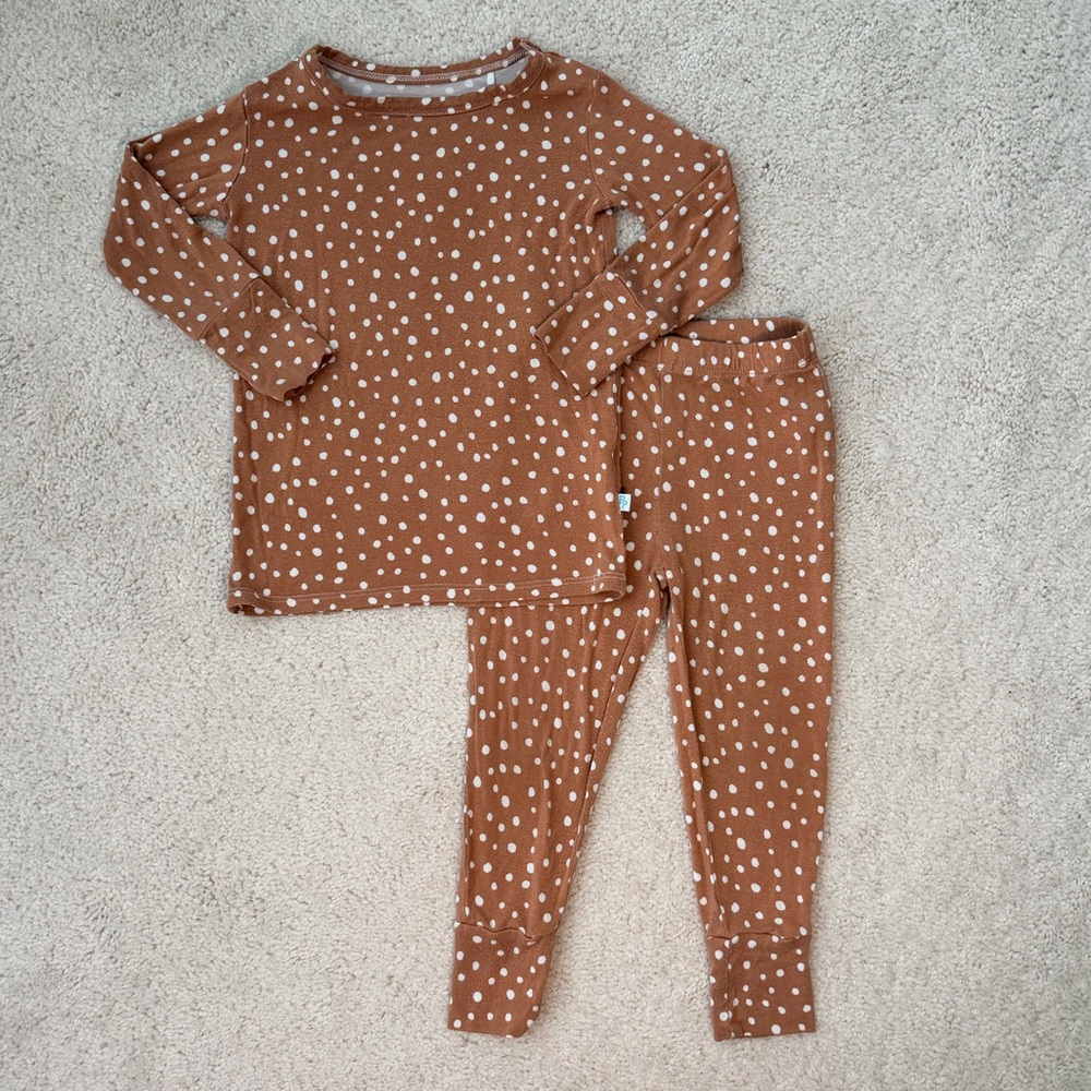 Posh Peanut Brown & White 2-piece Long Sleeve Pajama Set